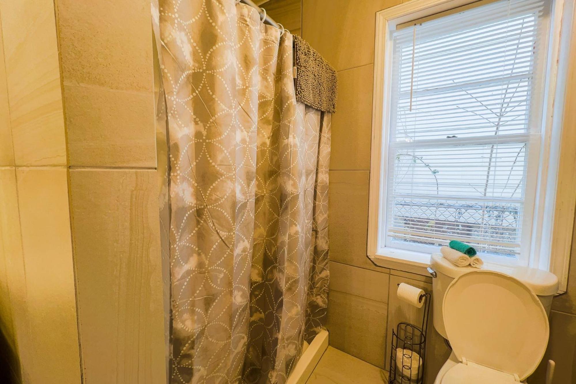 Large 6Br, 6 Bath In The City Of Niagara Falls Kültér fotó